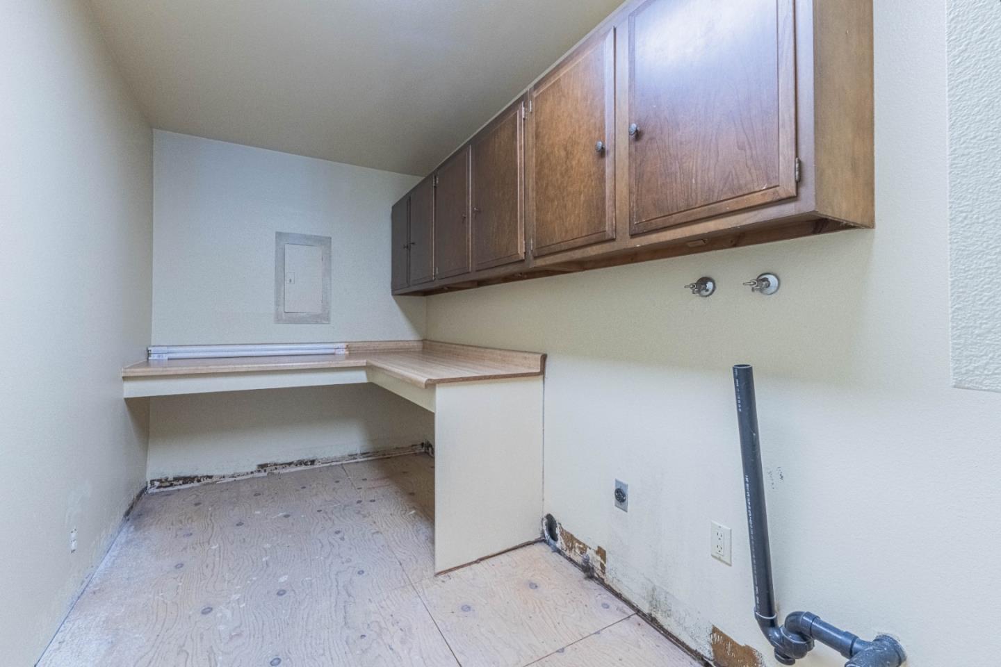 Detail Gallery Image 13 of 33 For 4083 Sunridge Rd, Pebble Beach,  CA 93953 - 4 Beds | 2/1 Baths