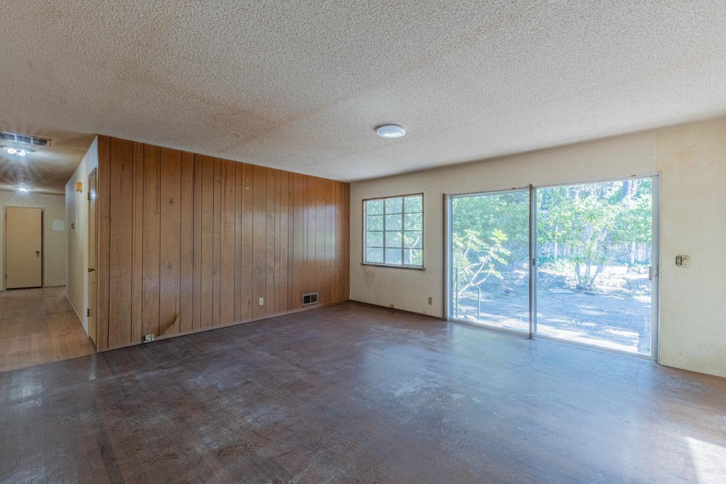 Detail Gallery Image 14 of 33 For 4083 Sunridge Rd, Pebble Beach,  CA 93953 - 4 Beds | 2/1 Baths