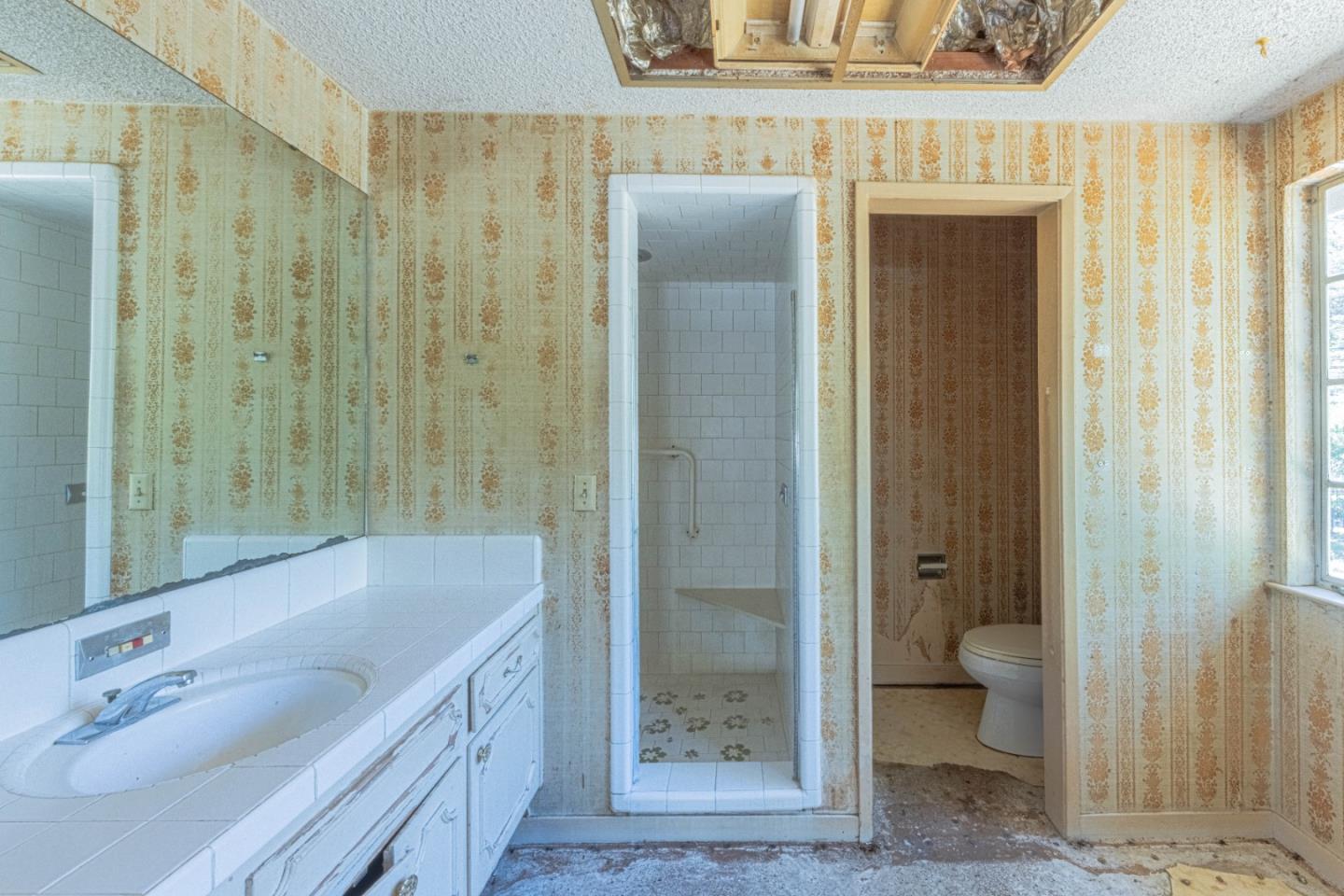 Detail Gallery Image 20 of 33 For 4083 Sunridge Rd, Pebble Beach,  CA 93953 - 4 Beds | 2/1 Baths