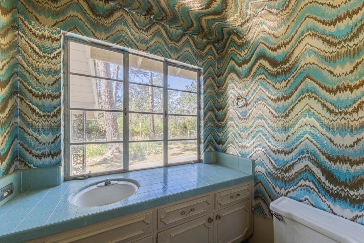 Detail Gallery Image 28 of 33 For 4083 Sunridge Rd, Pebble Beach,  CA 93953 - 4 Beds | 2/1 Baths