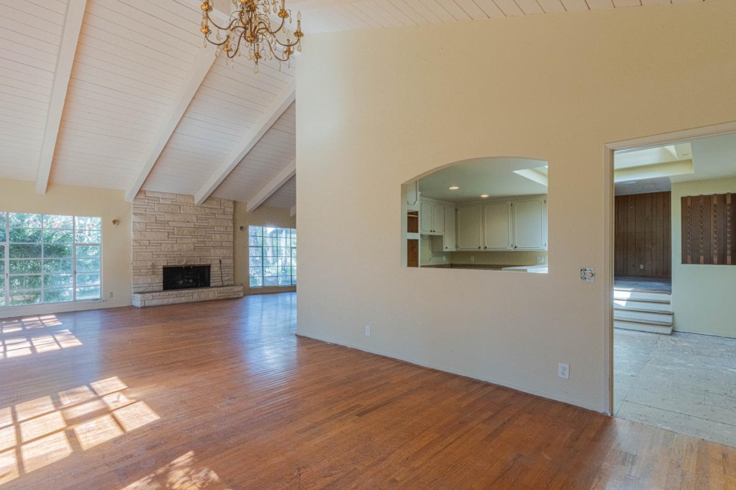 Detail Gallery Image 9 of 33 For 4083 Sunridge Rd, Pebble Beach,  CA 93953 - 4 Beds | 2/1 Baths