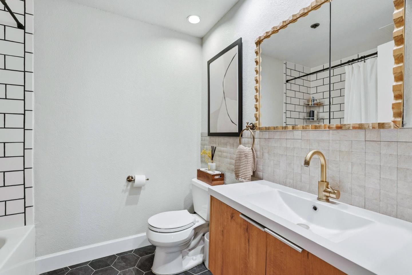 Detail Gallery Image 18 of 32 For 411 Park Ave #106,  San Jose,  CA 95110 - 2 Beds | 2 Baths