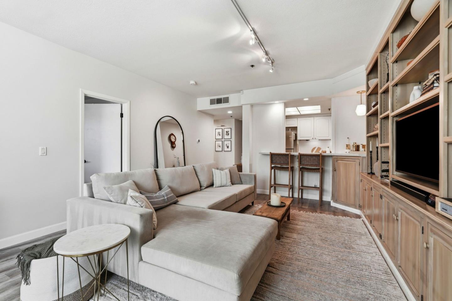 Detail Gallery Image 4 of 32 For 411 Park Ave #106,  San Jose,  CA 95110 - 2 Beds | 2 Baths