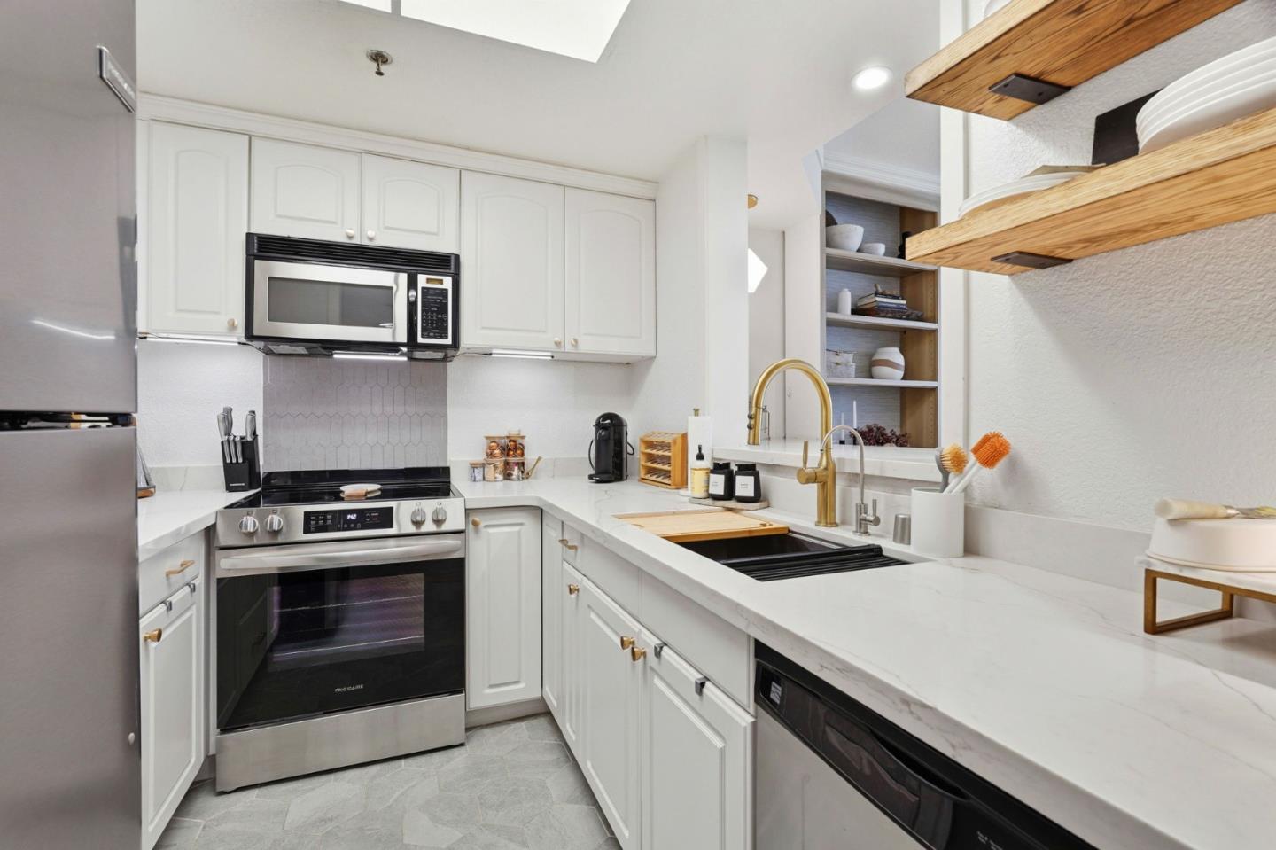 Detail Gallery Image 5 of 32 For 411 Park Ave #106,  San Jose,  CA 95110 - 2 Beds | 2 Baths