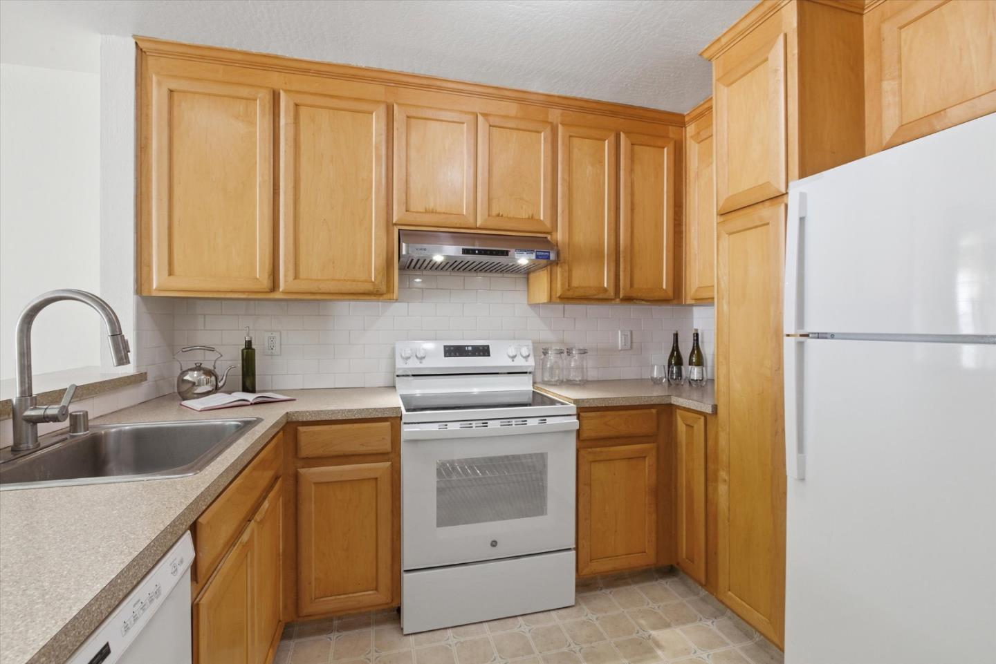 Detail Gallery Image 11 of 27 For 1314 Terra Nova Blvd, Pacifica,  CA 94044 - 3 Beds | 2 Baths