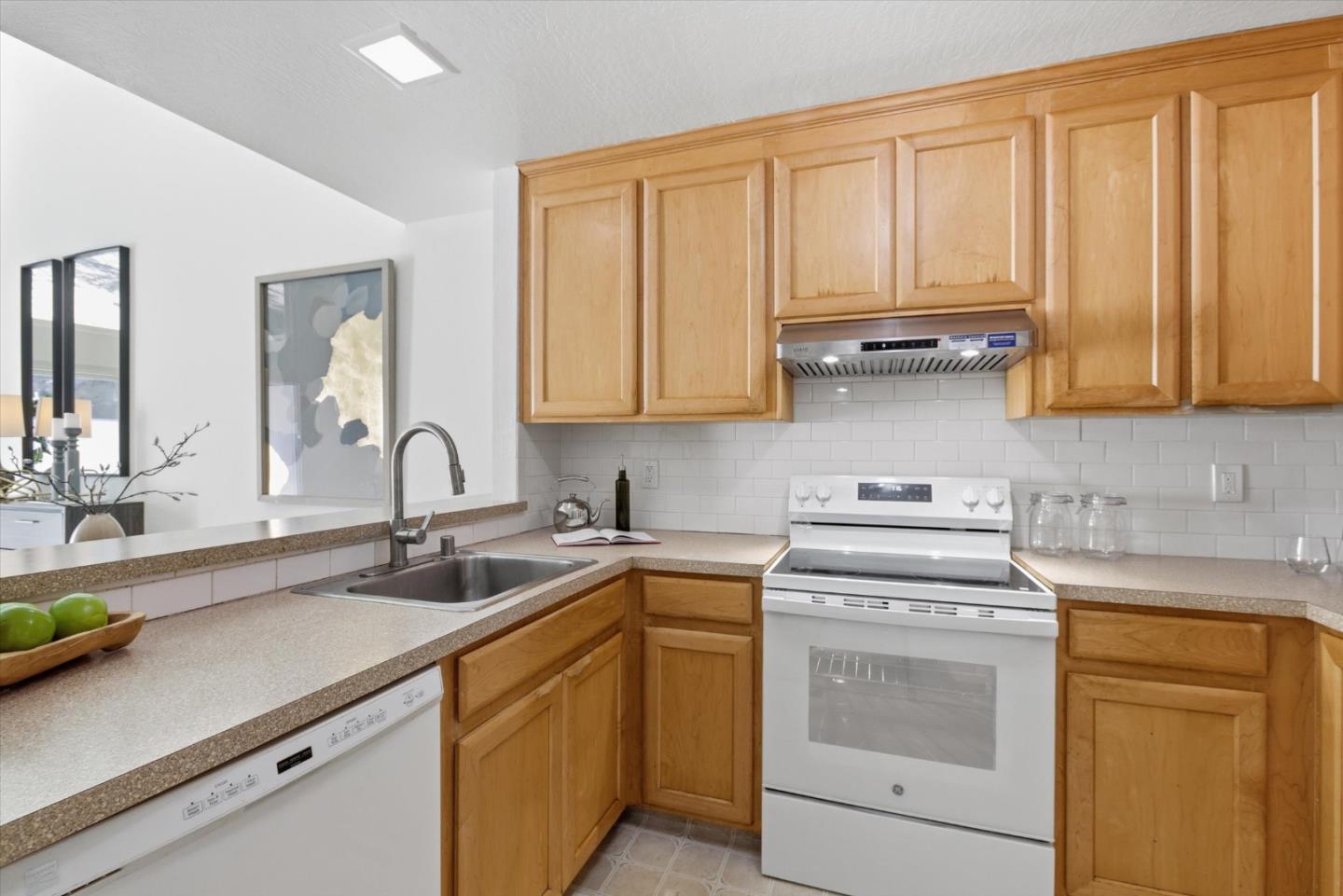 Detail Gallery Image 9 of 27 For 1314 Terra Nova Blvd, Pacifica,  CA 94044 - 3 Beds | 2 Baths