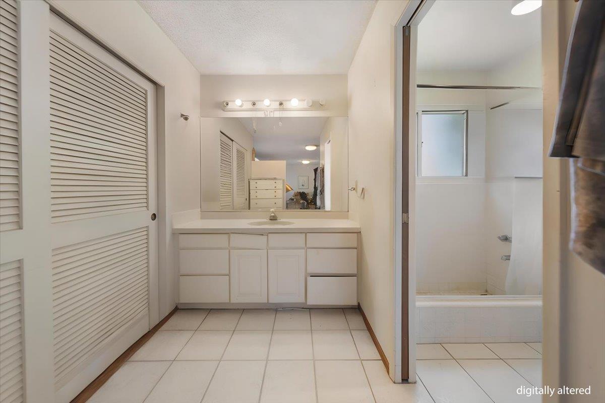 Detail Gallery Image 18 of 28 For 15400 Oak Hills Dr, Salinas,  CA 93907 - 3 Beds | 2 Baths