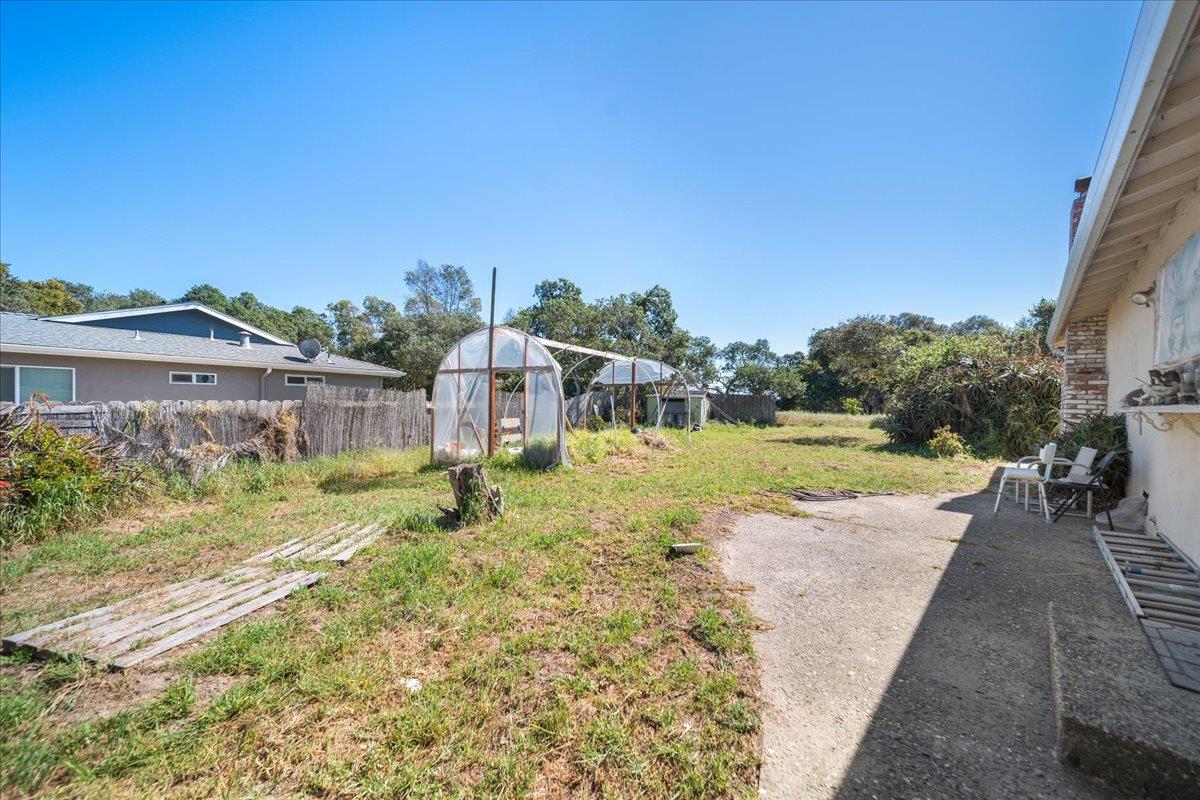 Detail Gallery Image 22 of 28 For 15400 Oak Hills Dr, Salinas,  CA 93907 - 3 Beds | 2 Baths