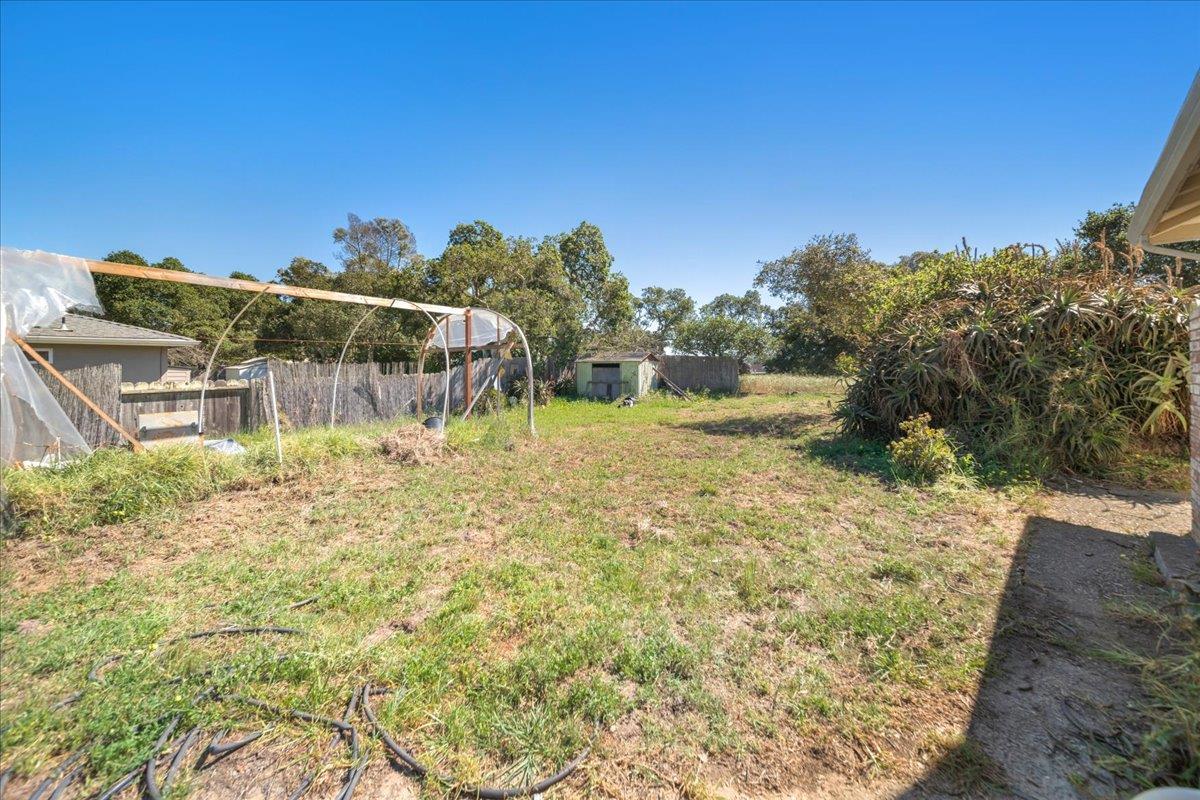 Detail Gallery Image 23 of 28 For 15400 Oak Hills Dr, Salinas,  CA 93907 - 3 Beds | 2 Baths