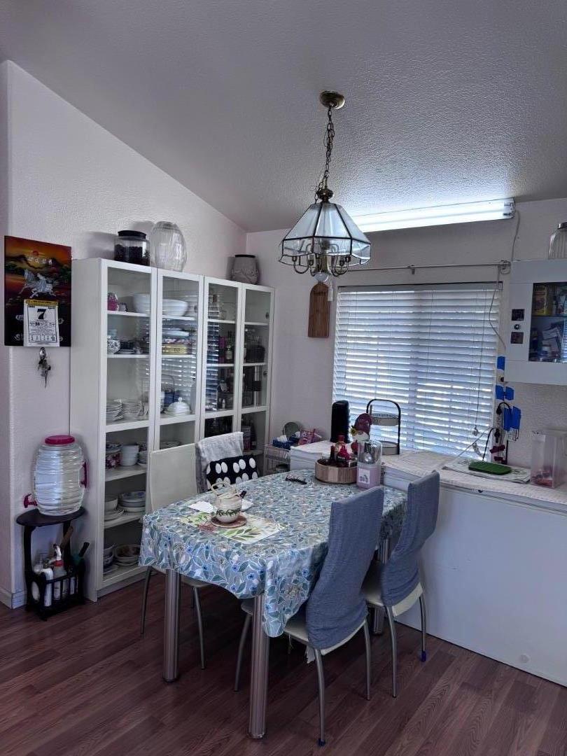 Detail Gallery Image 5 of 10 For 28845 La Corona #431,  Hayward,  CA 94544 - 3 Beds | 2 Baths