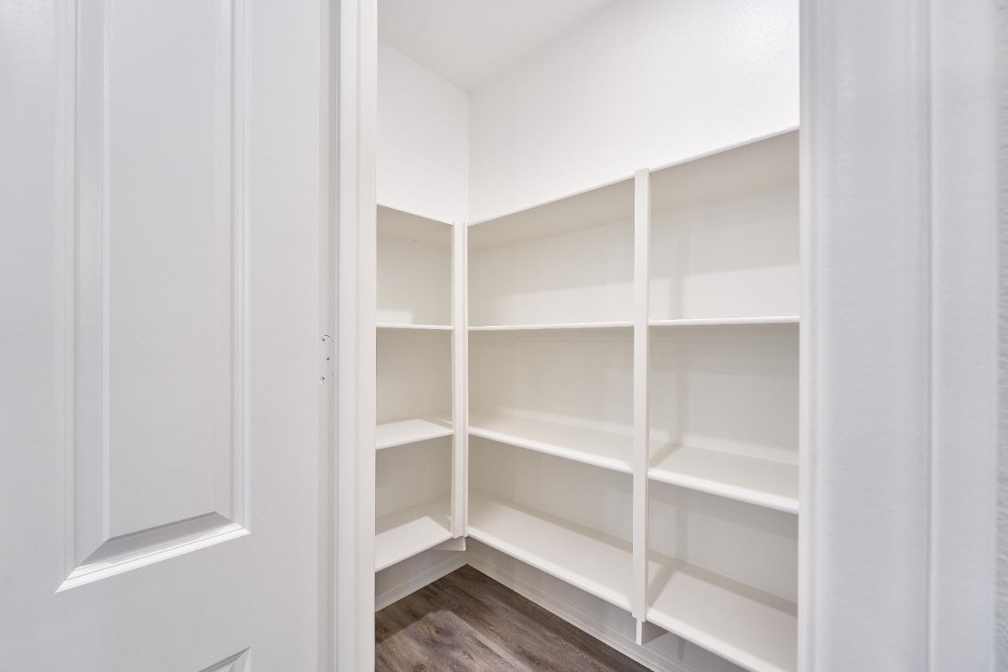 Detail Gallery Image 12 of 19 For 729 Daniel Freeman Cir, Inglewood,  CA 90301 - 4 Beds | 3/1 Baths