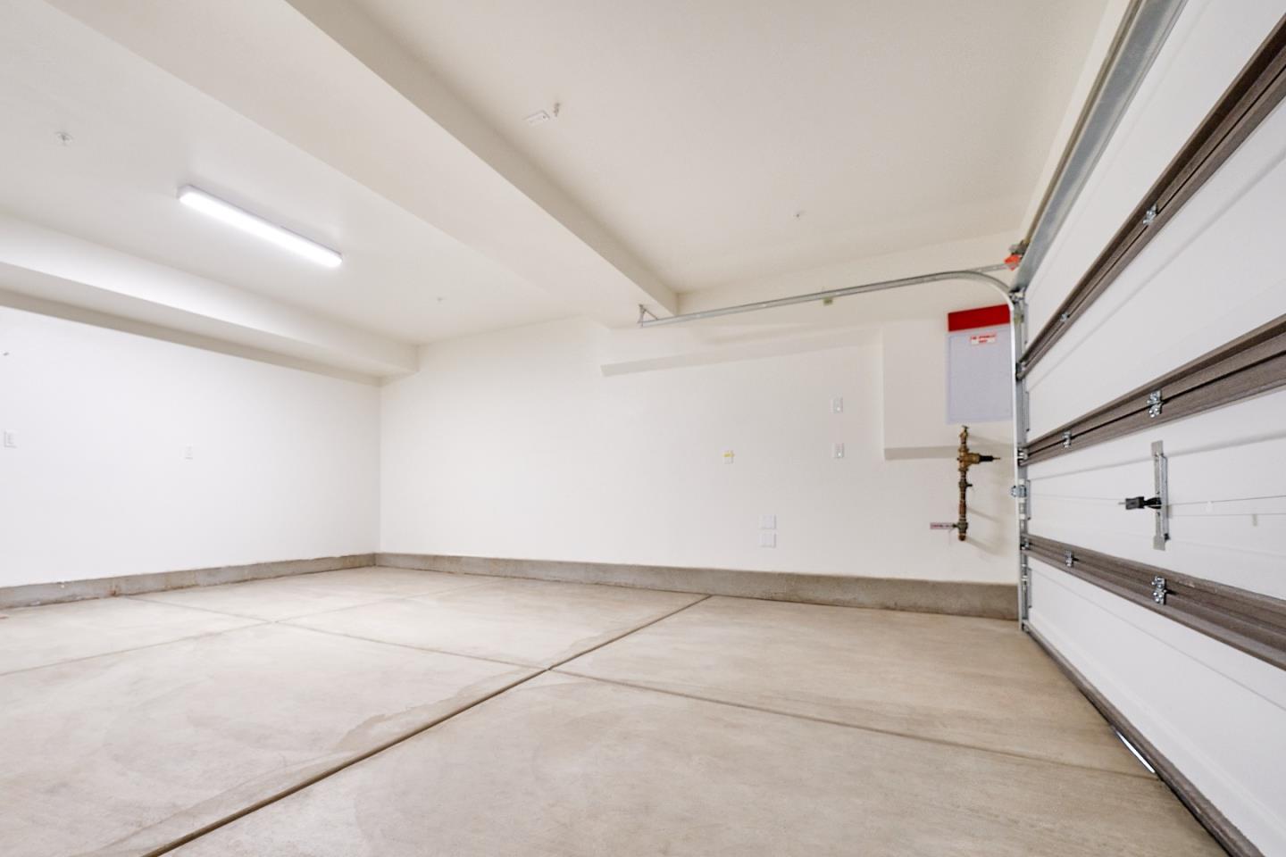 Detail Gallery Image 4 of 19 For 729 Daniel Freeman Cir, Inglewood,  CA 90301 - 4 Beds | 3/1 Baths