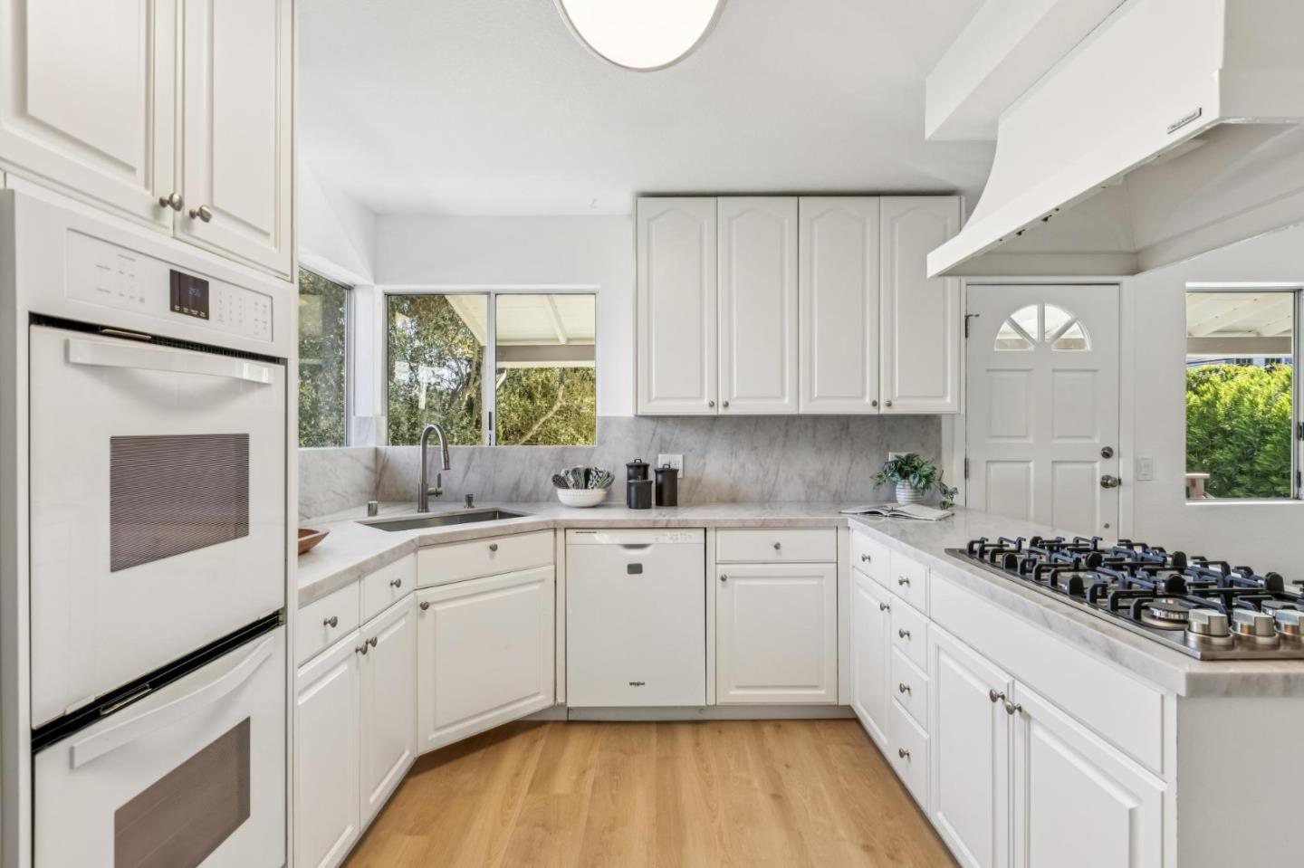 Detail Gallery Image 25 of 85 For 248 Highland Ave, San Carlos,  CA 94070 - 3 Beds | 3 Baths