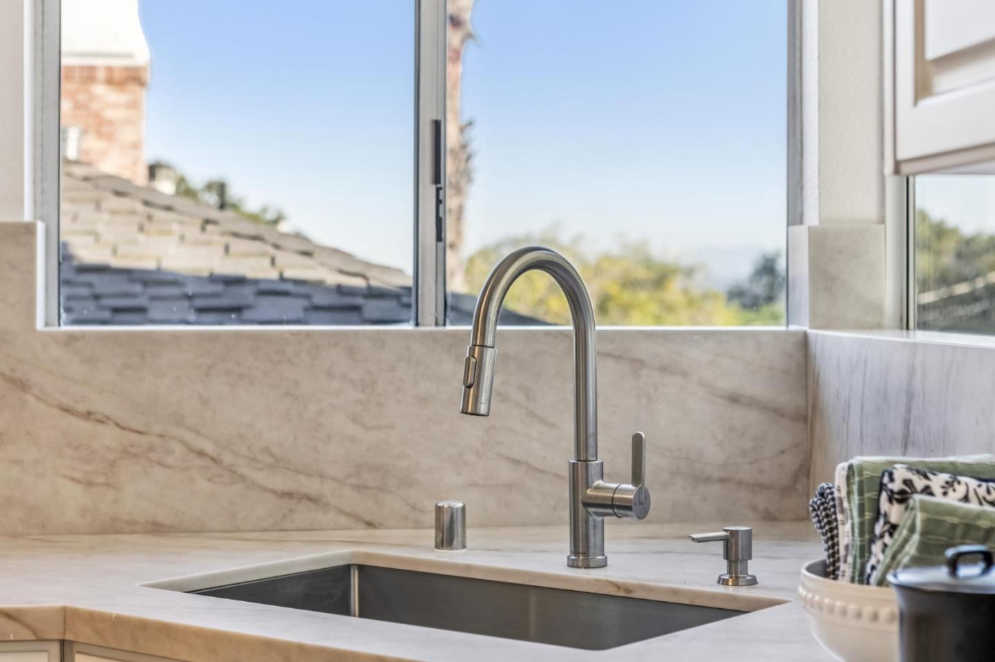 Detail Gallery Image 27 of 85 For 248 Highland Ave, San Carlos,  CA 94070 - 3 Beds | 3 Baths