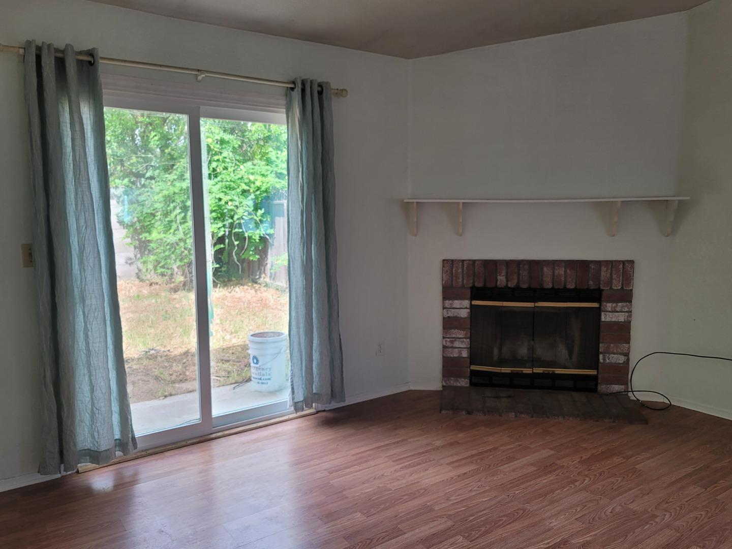 Detail Gallery Image 5 of 24 For 1801 Theron Way, Modesto,  CA 95351 - 3 Beds | 2 Baths