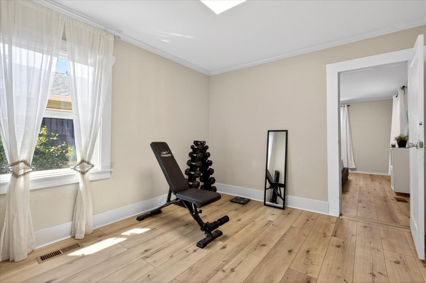 Detail Gallery Image 12 of 31 For 2451 65th Ave, Oakland,  CA 94605 - 3 Beds | 2 Baths