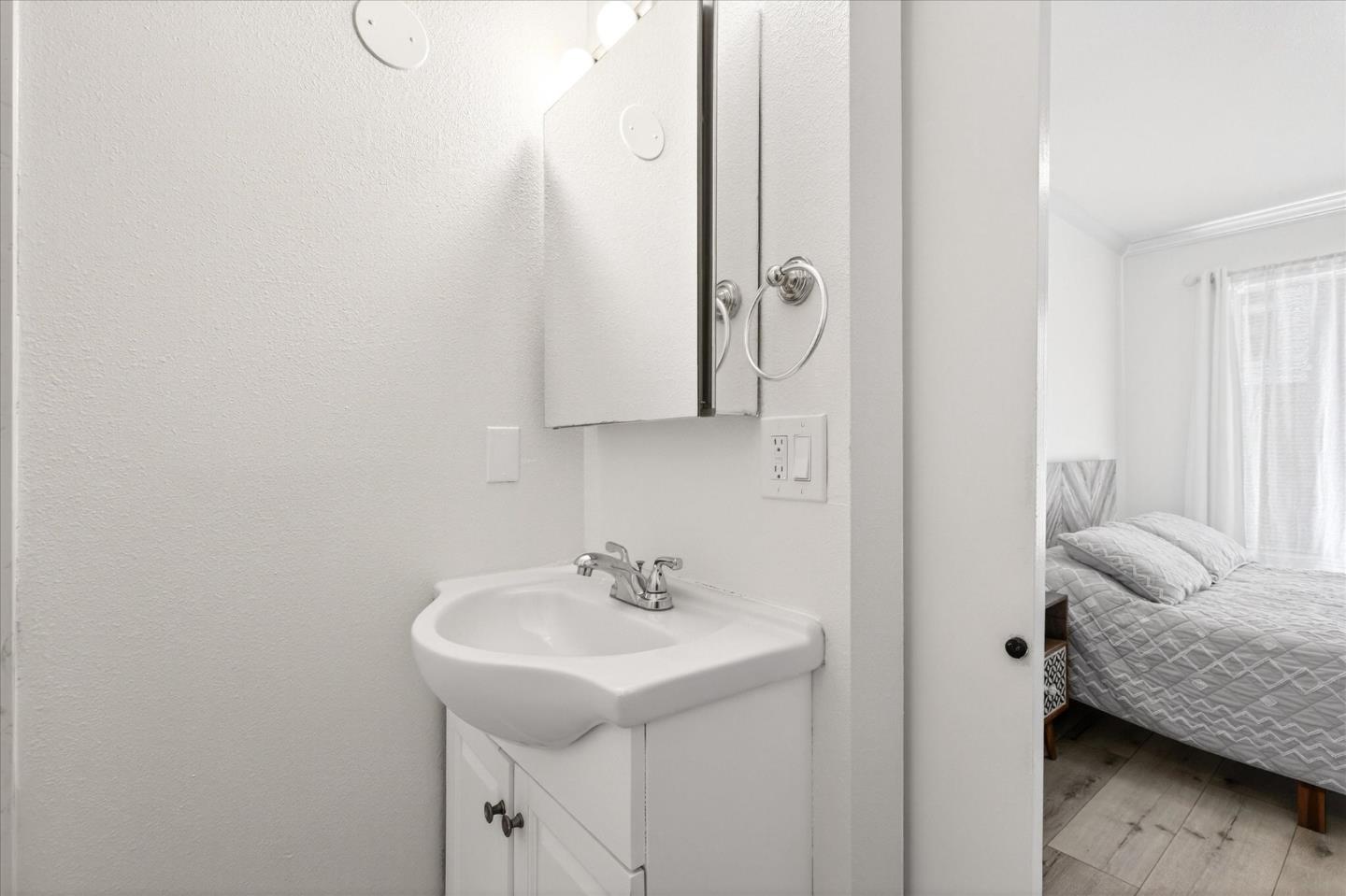 Detail Gallery Image 22 of 31 For 2451 65th Ave, Oakland,  CA 94605 - 3 Beds | 2 Baths