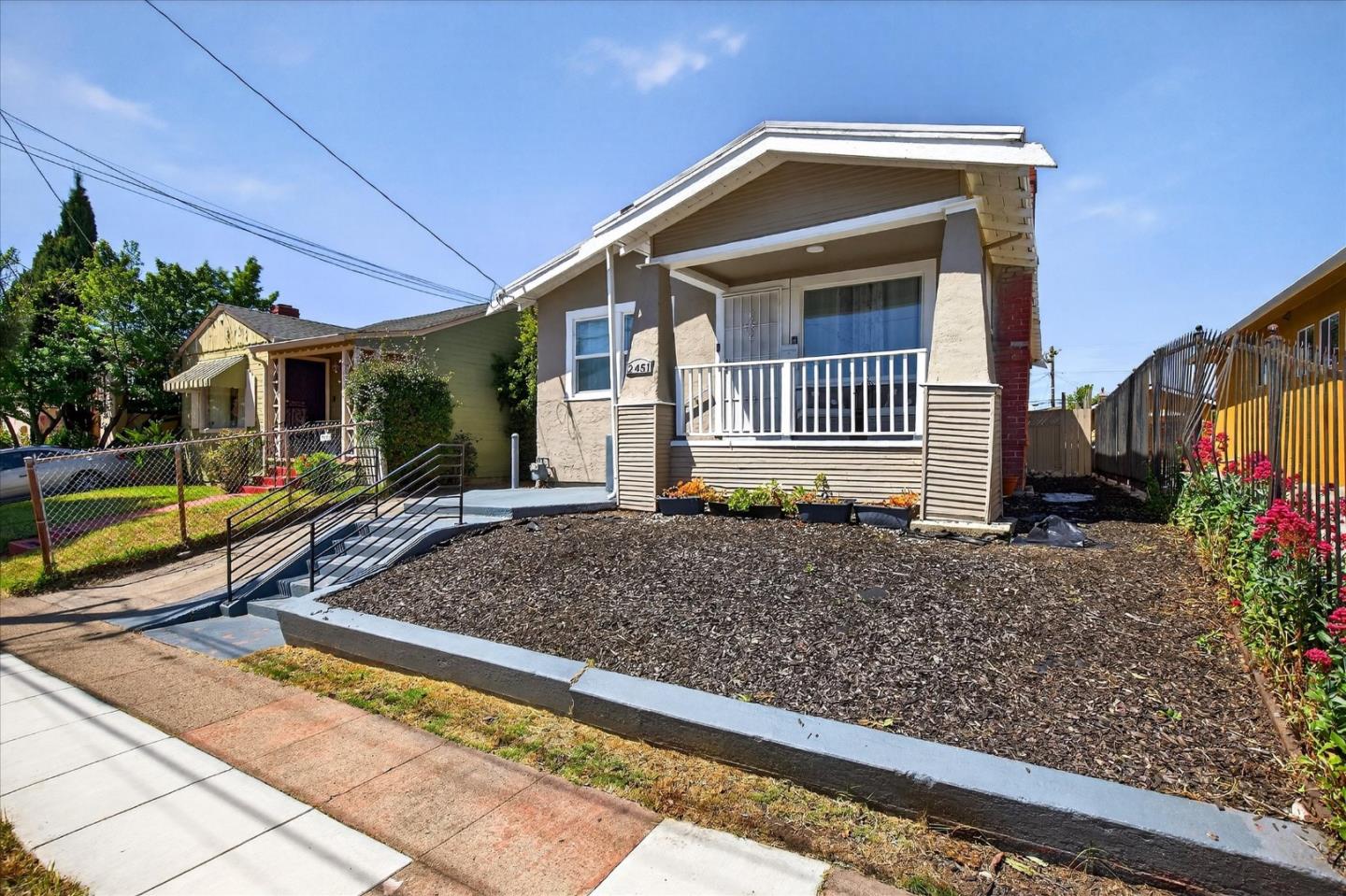 Detail Gallery Image 27 of 31 For 2451 65th Ave, Oakland,  CA 94605 - 3 Beds | 2 Baths