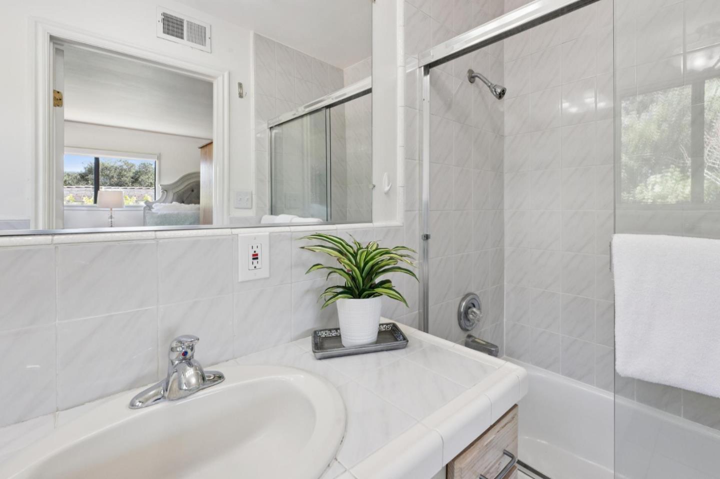 Detail Gallery Image 21 of 41 For 25636 Morse Dr, Carmel,  CA 93923 - 3 Beds | 2 Baths