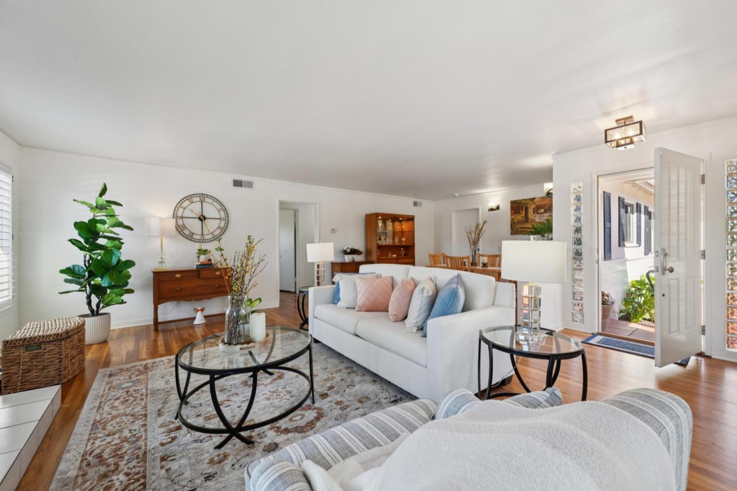 Detail Gallery Image 8 of 41 For 25636 Morse Dr, Carmel,  CA 93923 - 3 Beds | 2 Baths