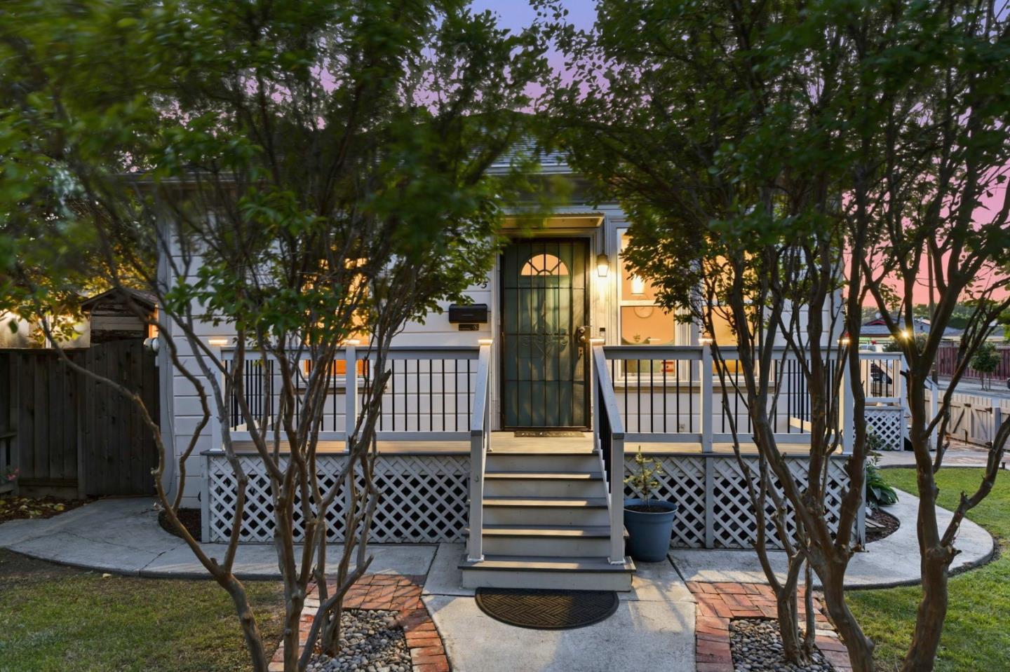 Detail Gallery Image 3 of 42 For 195 Boston Ave, San Jose,  CA 95125 - 2 Beds | 1 Baths