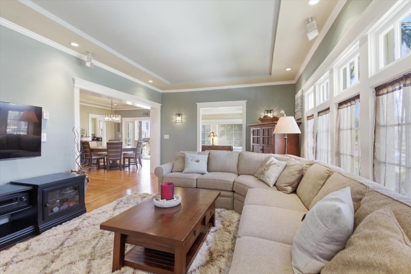 Detail Gallery Image 9 of 60 For 656 Palm Haven Ave, San Jose,  CA 95125 - 4 Beds | 3 Baths