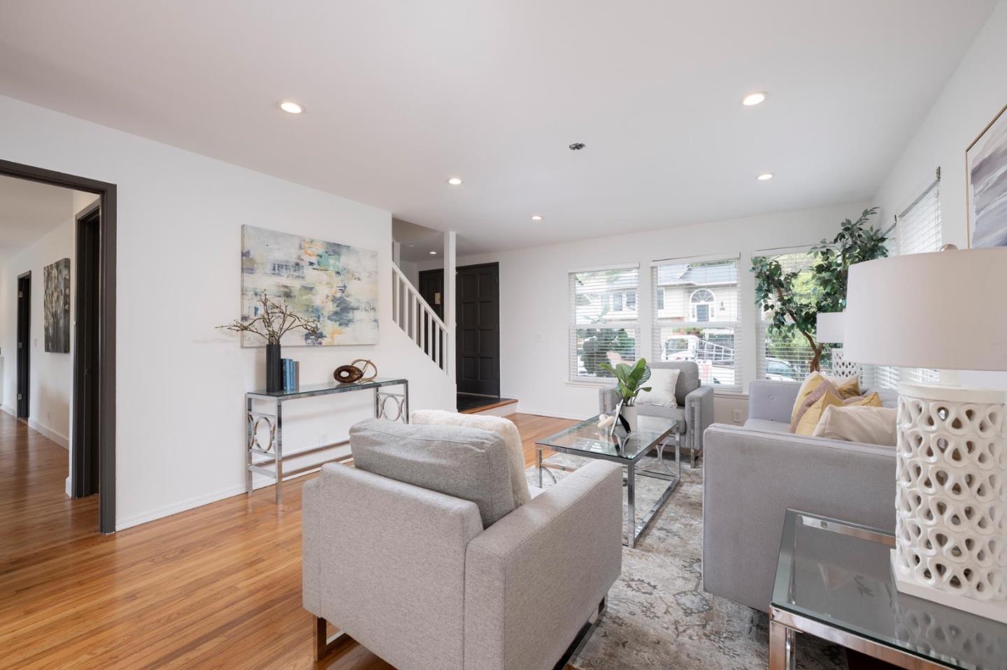 Detail Gallery Image 4 of 16 For 3 Yellowstone Way, Pacifica,  CA 94044 - 4 Beds | 2/1 Baths