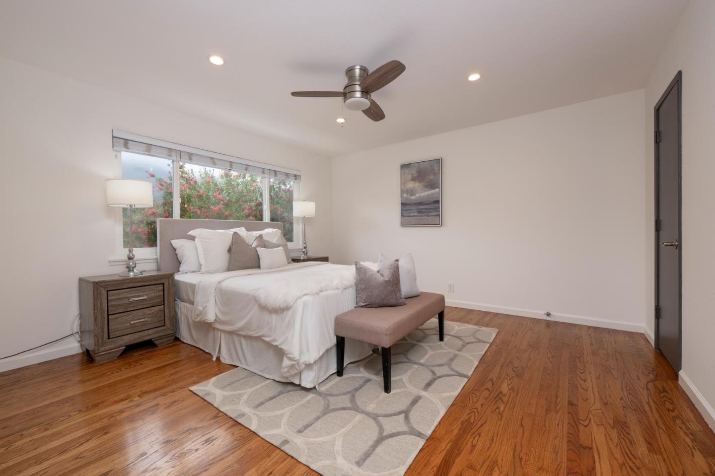 Detail Gallery Image 7 of 16 For 3 Yellowstone Way, Pacifica,  CA 94044 - 4 Beds | 2/1 Baths