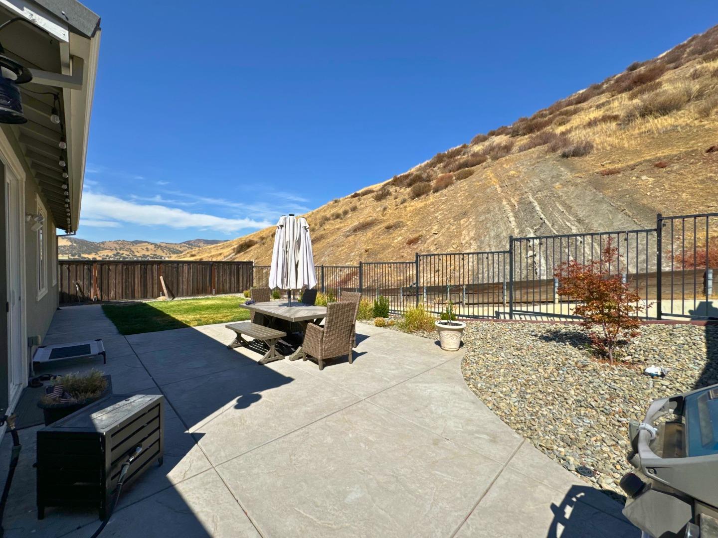 Detail Gallery Image 15 of 21 For 9077 Golf Canyon Drive, Patterson,  CA 95363 - 3 Beds | 2 Baths