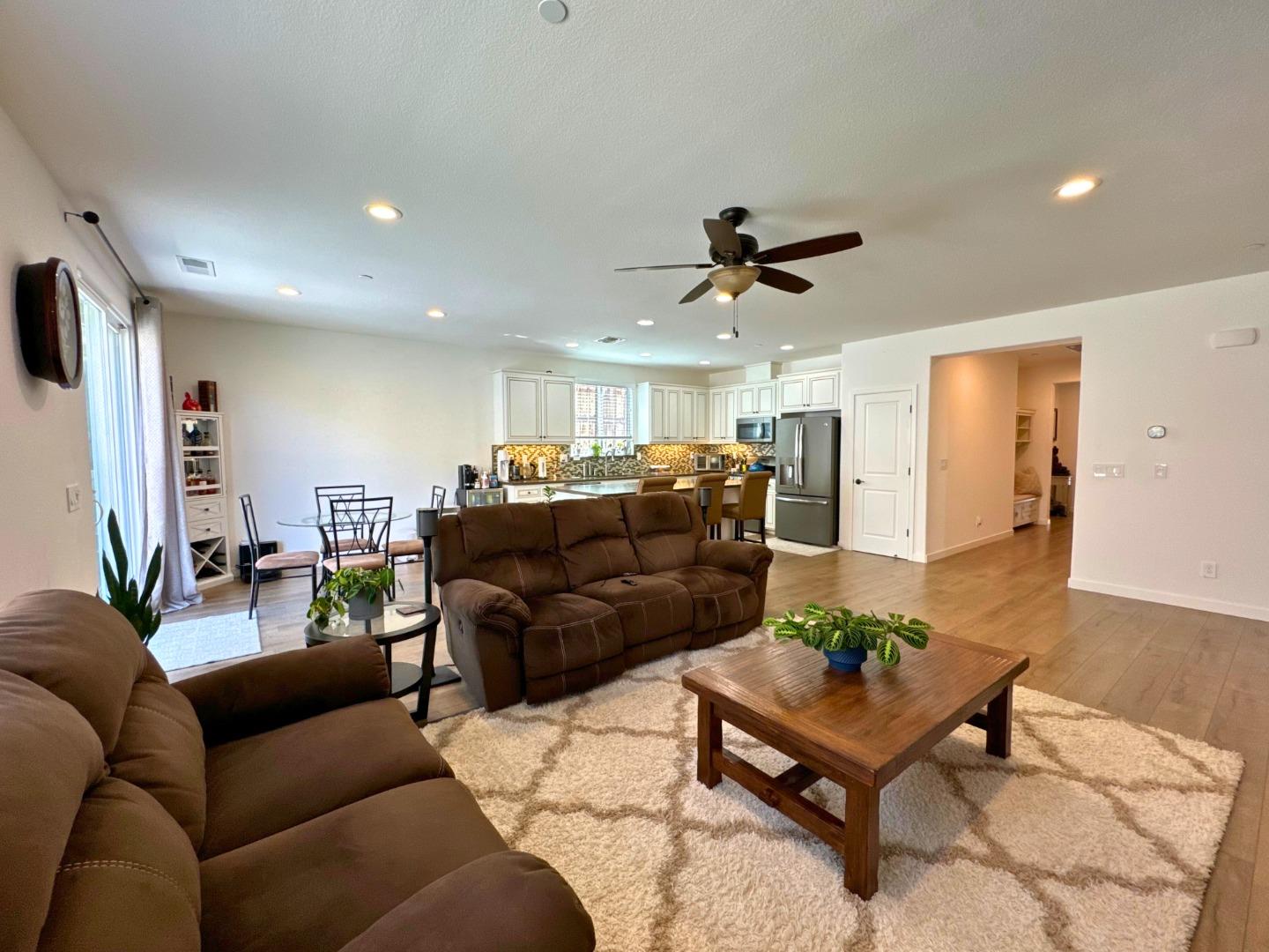 Detail Gallery Image 5 of 21 For 9077 Golf Canyon Drive, Patterson,  CA 95363 - 3 Beds | 2 Baths