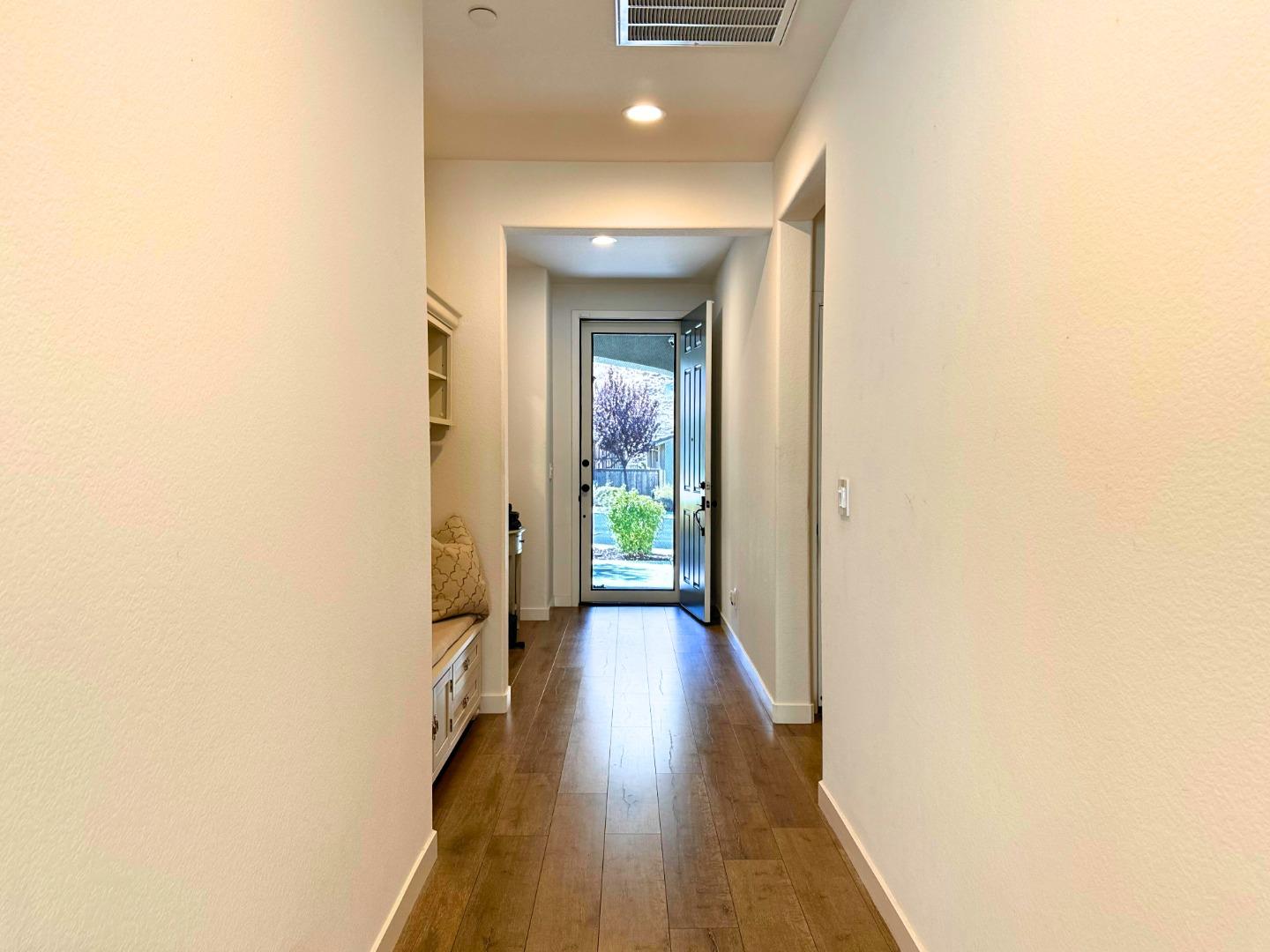 Detail Gallery Image 6 of 21 For 9077 Golf Canyon Drive, Patterson,  CA 95363 - 3 Beds | 2 Baths