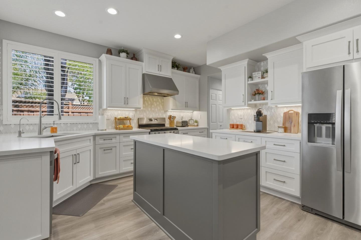 Detail Gallery Image 13 of 58 For 1500 Mimosa St, Hollister,  CA 95023 - 6 Beds | 3 Baths