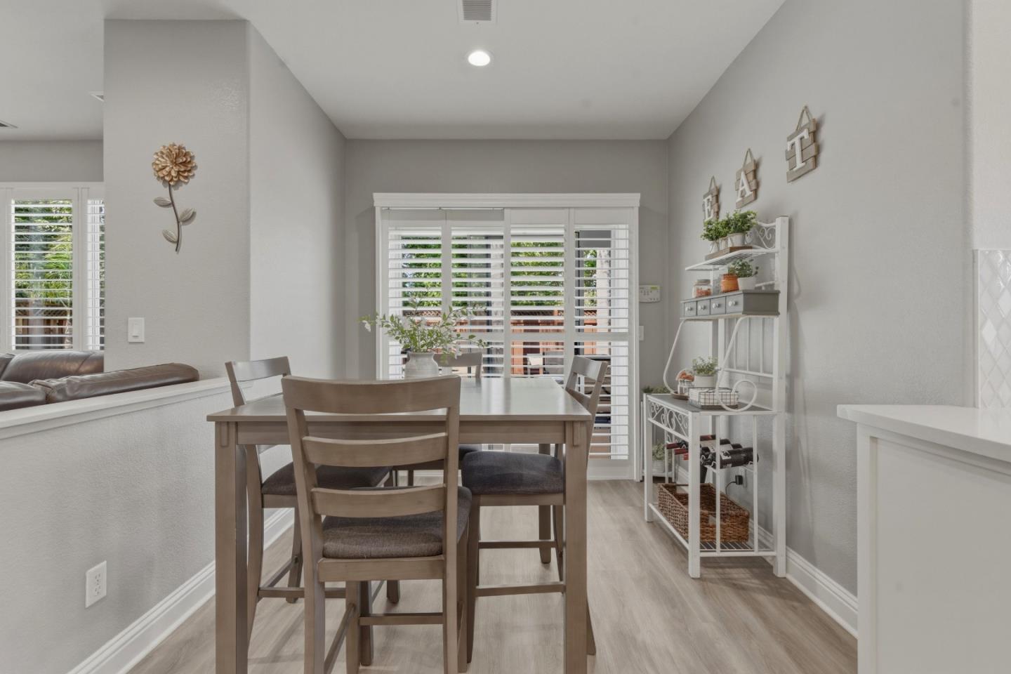 Detail Gallery Image 17 of 58 For 1500 Mimosa St, Hollister,  CA 95023 - 6 Beds | 3 Baths