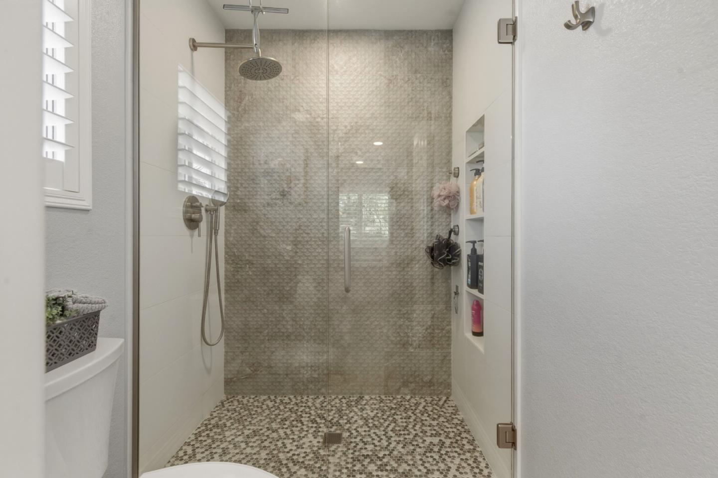 Detail Gallery Image 30 of 58 For 1500 Mimosa St, Hollister,  CA 95023 - 6 Beds | 3 Baths