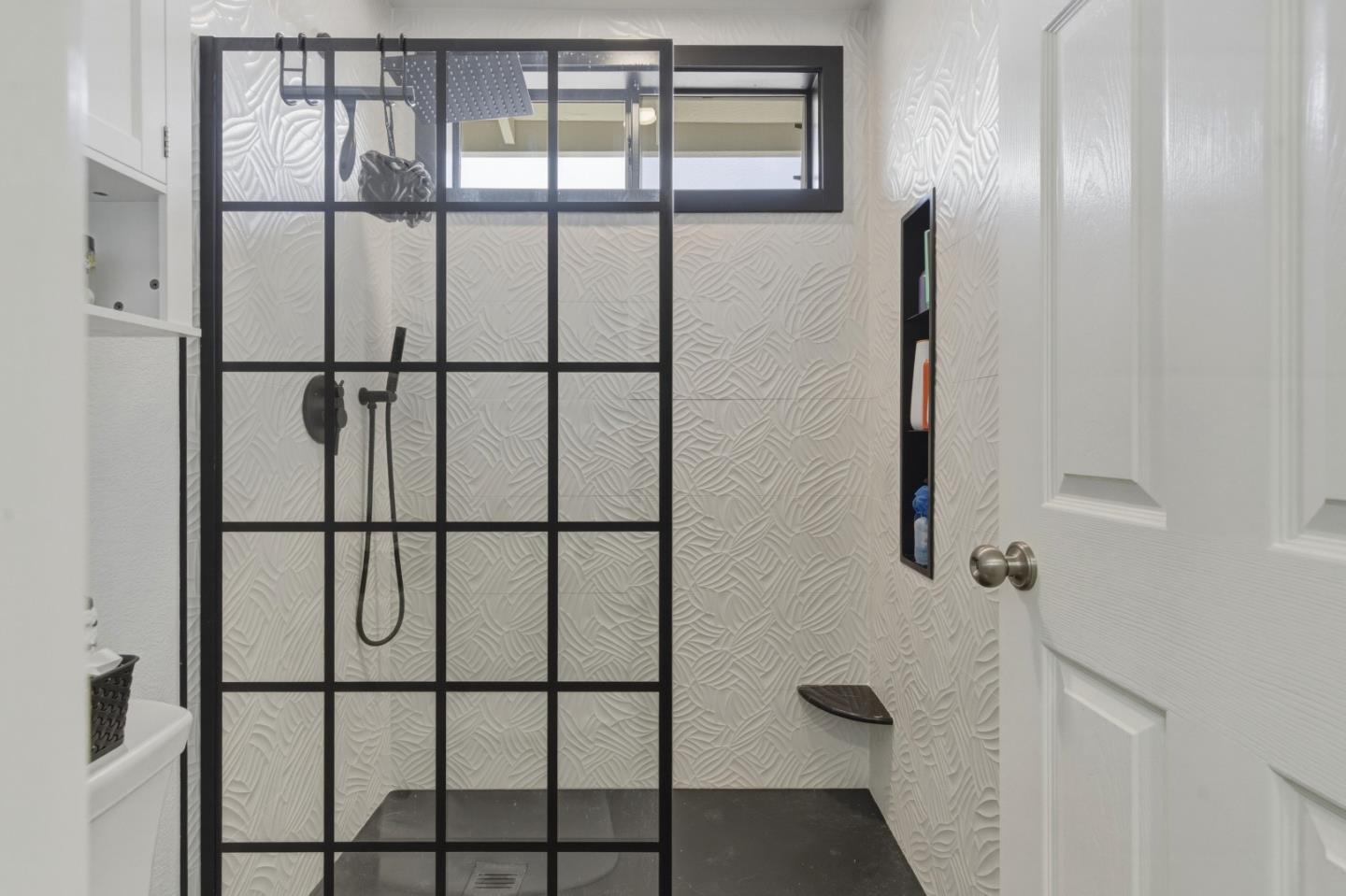 Detail Gallery Image 40 of 58 For 1500 Mimosa St, Hollister,  CA 95023 - 6 Beds | 3 Baths