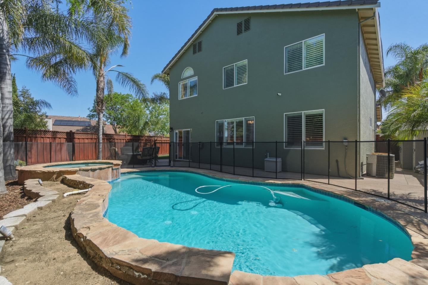 Detail Gallery Image 41 of 58 For 1500 Mimosa St, Hollister,  CA 95023 - 6 Beds | 3 Baths