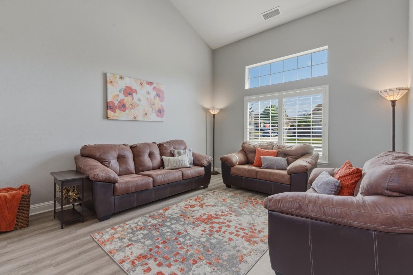 Detail Gallery Image 8 of 58 For 1500 Mimosa St, Hollister,  CA 95023 - 6 Beds | 3 Baths