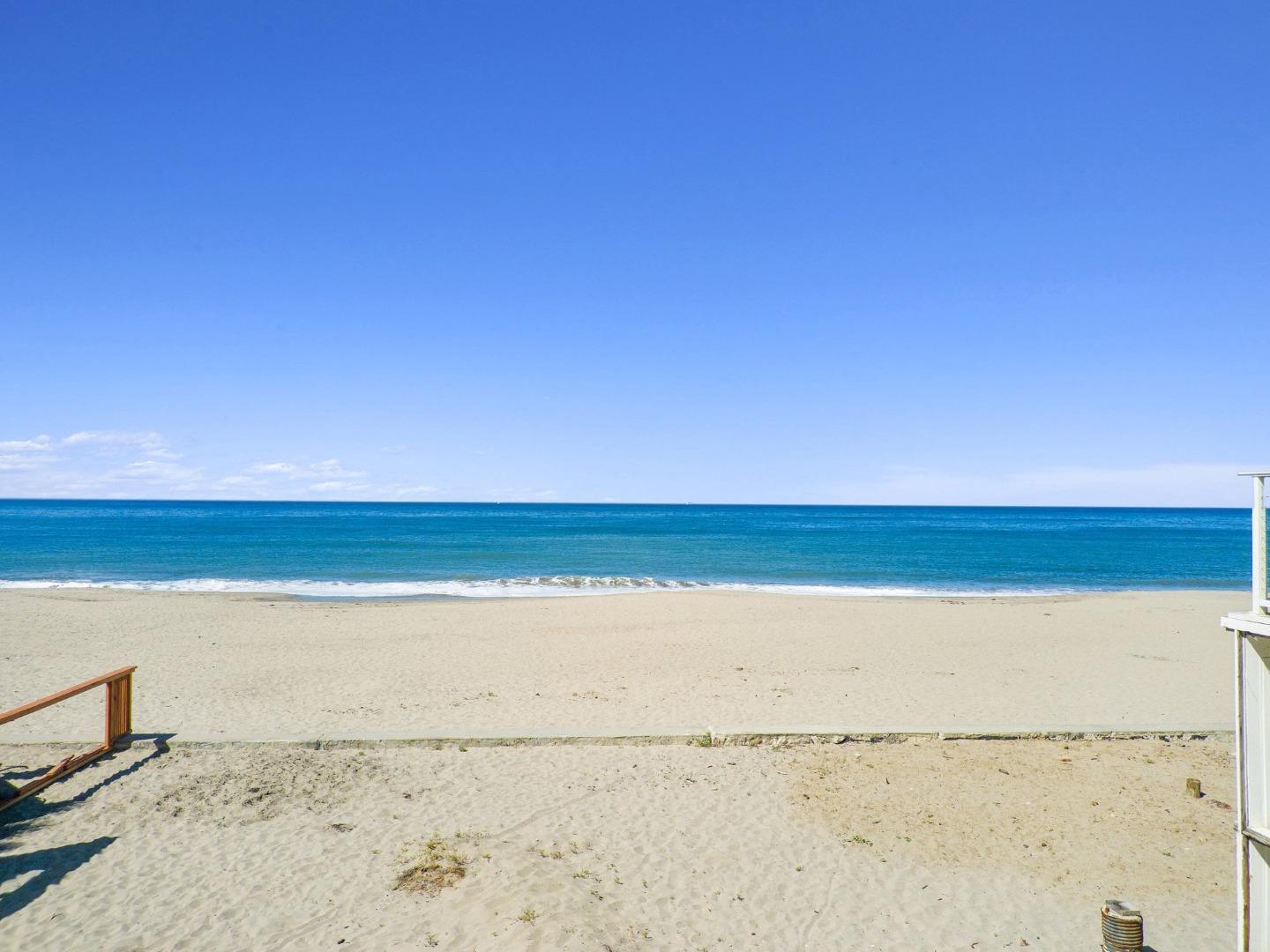 Detail Gallery Image 2 of 13 For 535 Beach Dr, Aptos,  CA 95003 - – Beds | – Baths