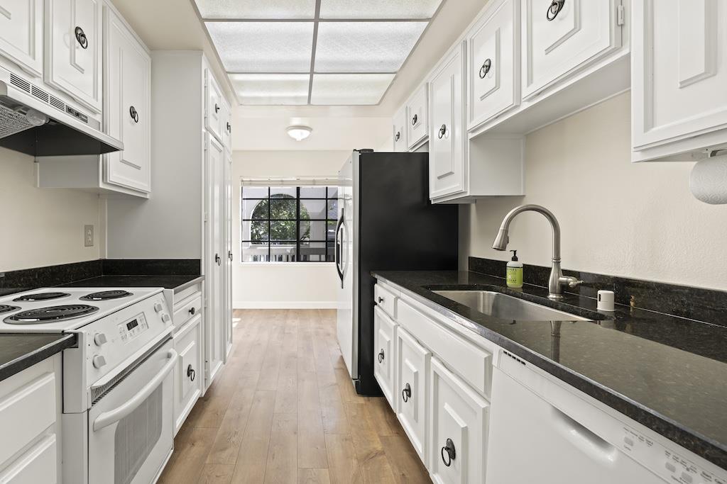 Detail Gallery Image 13 of 28 For 5481 Cribari Grn, San Jose,  CA 95135 - 2 Beds | 2 Baths