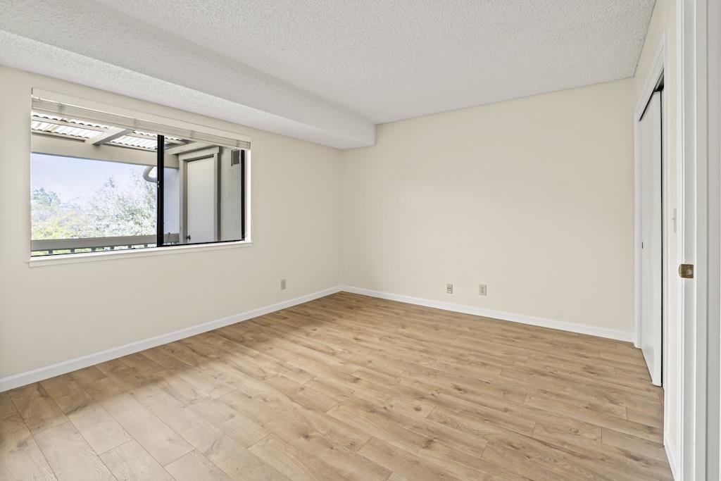 Detail Gallery Image 9 of 28 For 5481 Cribari Grn, San Jose,  CA 95135 - 2 Beds | 2 Baths