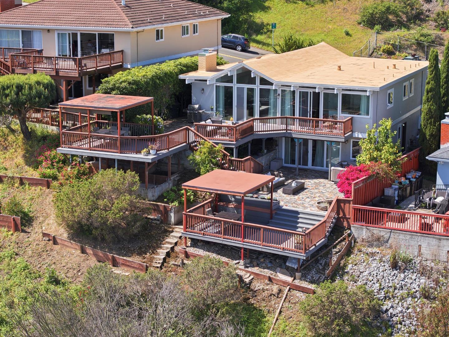 Detail Gallery Image 38 of 47 For 973 Larkspur Dr, Millbrae,  CA 94030 - 5 Beds | 3 Baths