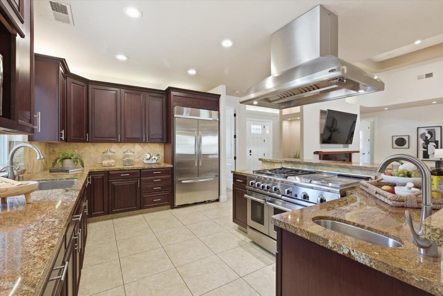 Detail Gallery Image 10 of 70 For 155 W Rosemary Ln, Campbell,  CA 95008 - 3 Beds | 2 Baths