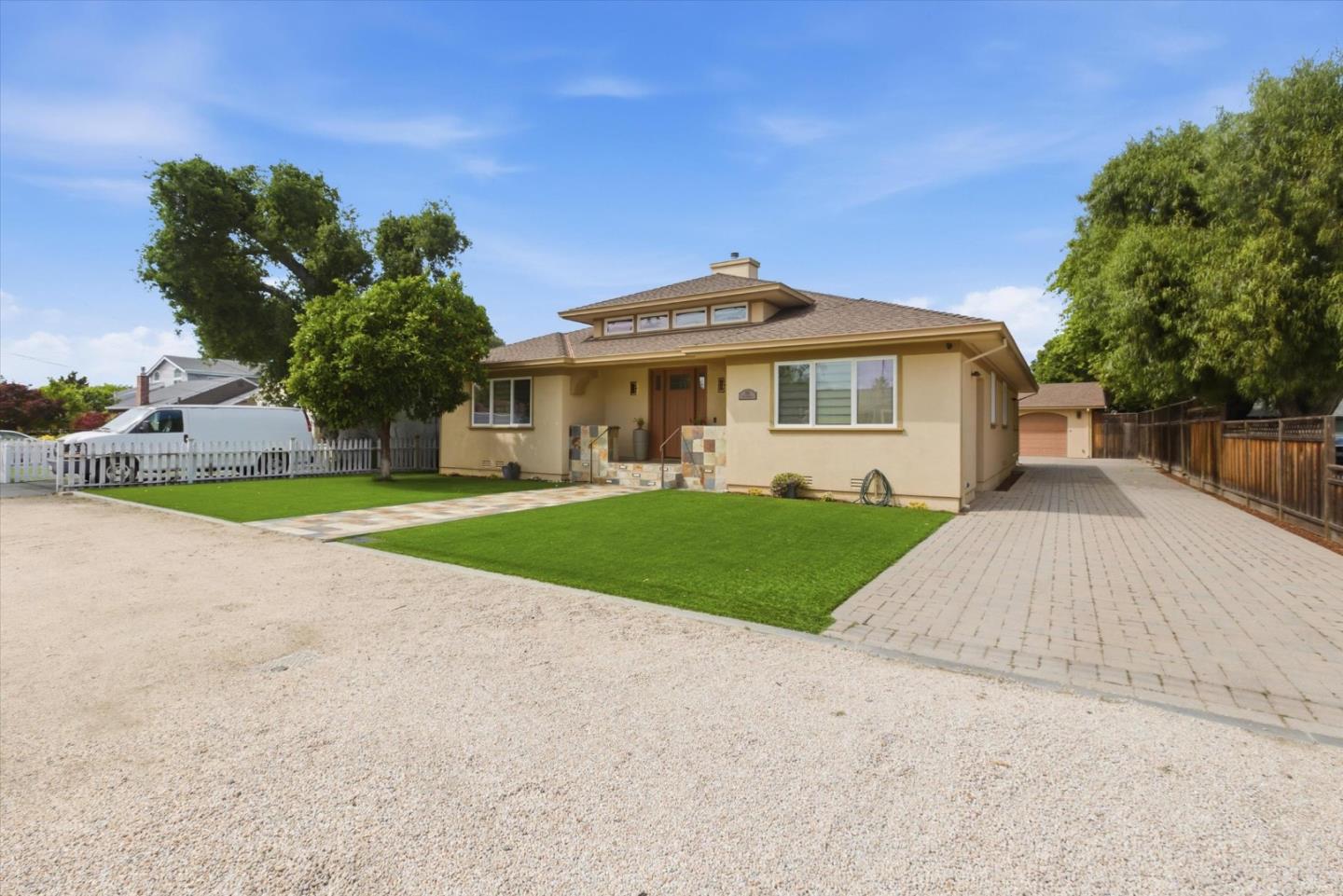 Detail Gallery Image 4 of 70 For 155 W Rosemary Ln, Campbell,  CA 95008 - 3 Beds | 2 Baths