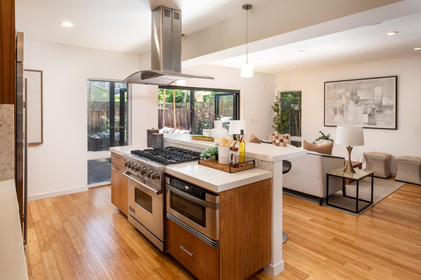 Detail Gallery Image 12 of 29 For 2161 Valparaiso Ave, Menlo Park,  CA 94025 - 4 Beds | 3/1 Baths