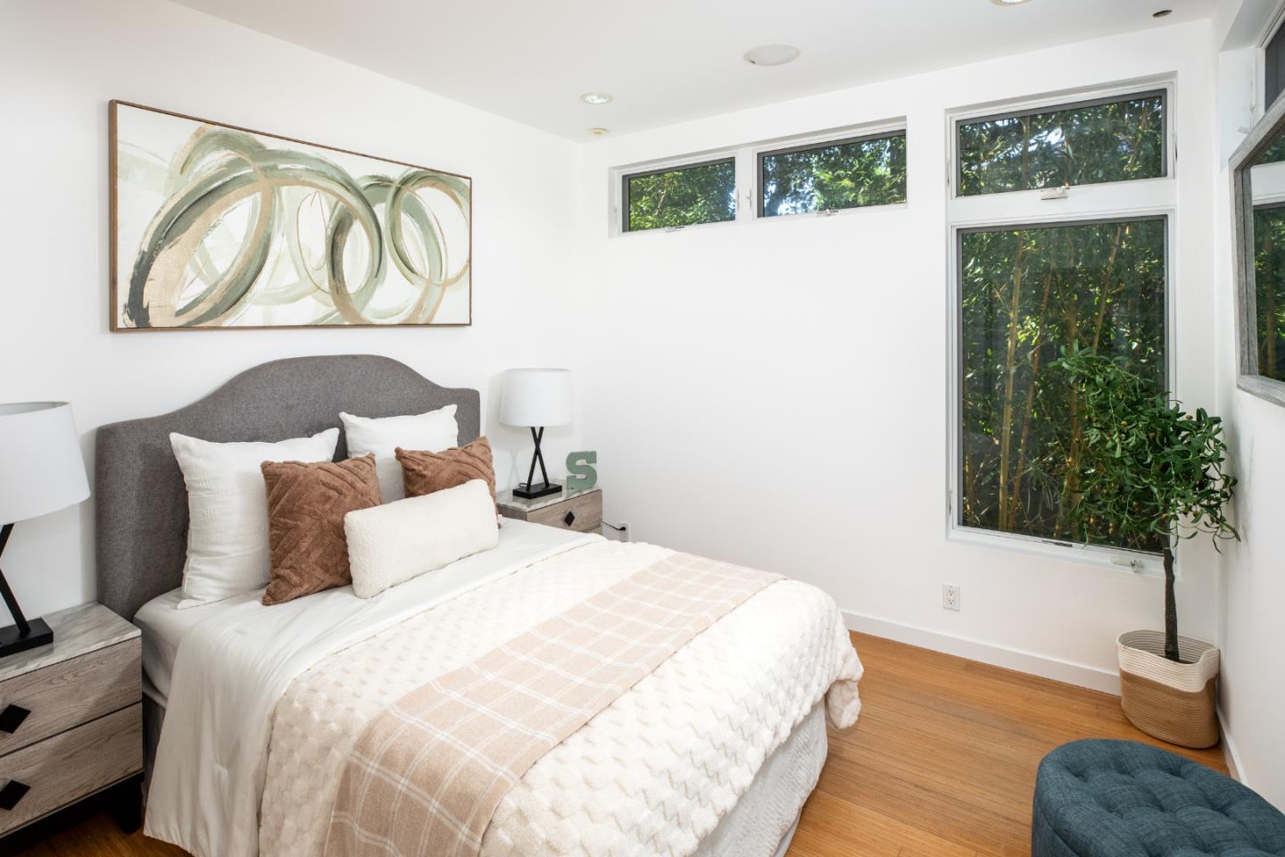 Detail Gallery Image 16 of 29 For 2161 Valparaiso Ave, Menlo Park,  CA 94025 - 4 Beds | 3/1 Baths