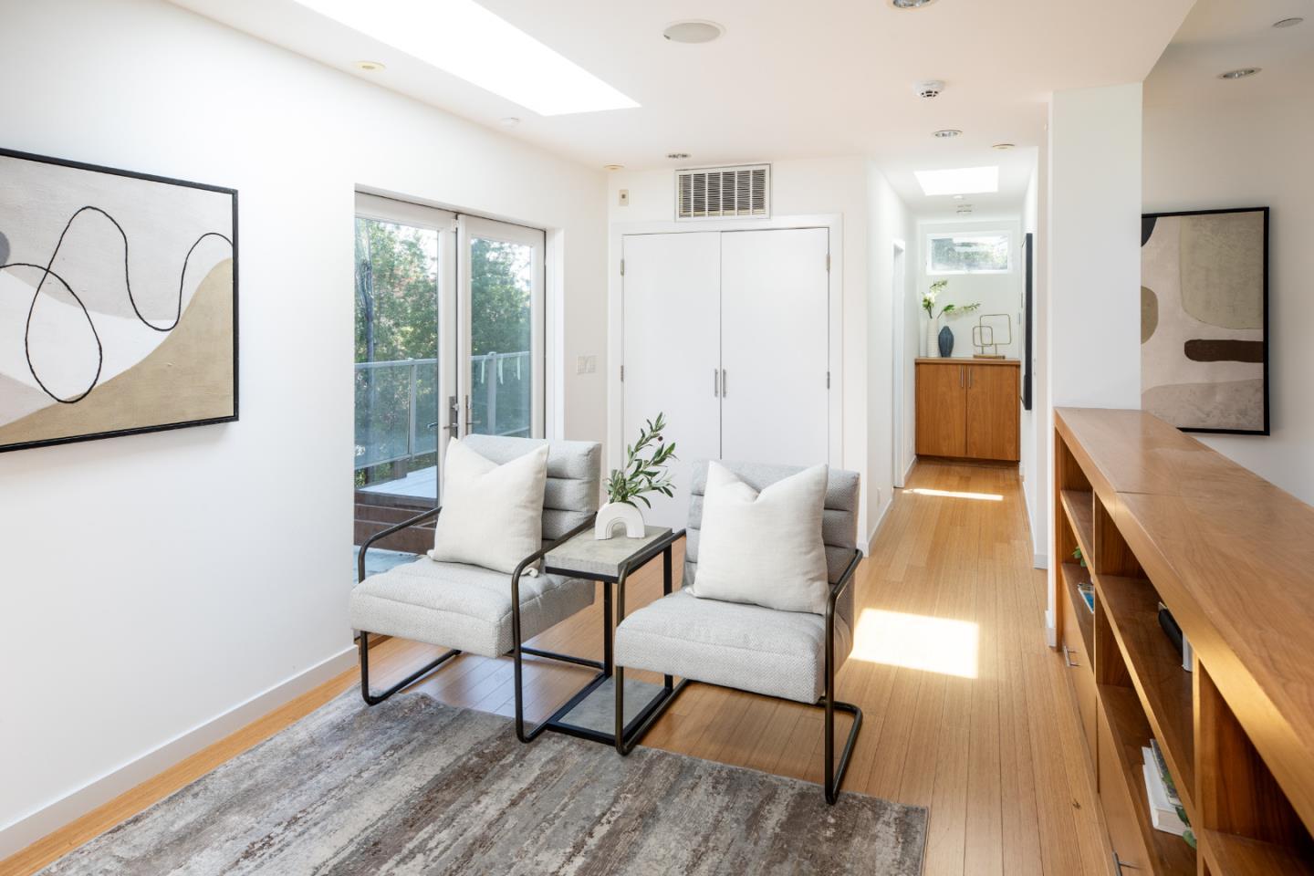 Detail Gallery Image 18 of 29 For 2161 Valparaiso Ave, Menlo Park,  CA 94025 - 4 Beds | 3/1 Baths