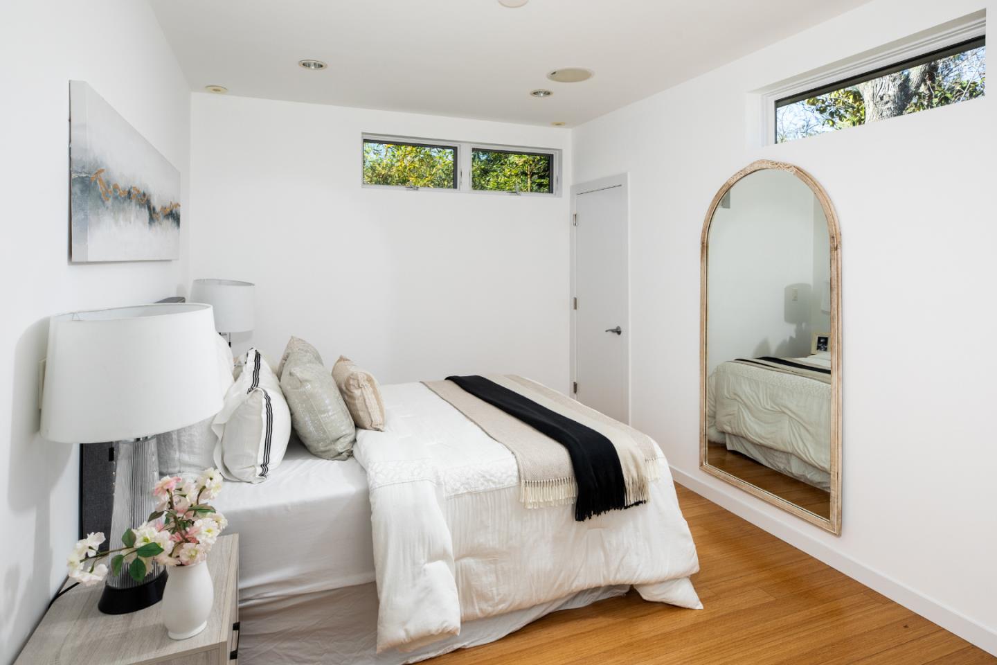 Detail Gallery Image 21 of 29 For 2161 Valparaiso Ave, Menlo Park,  CA 94025 - 4 Beds | 3/1 Baths