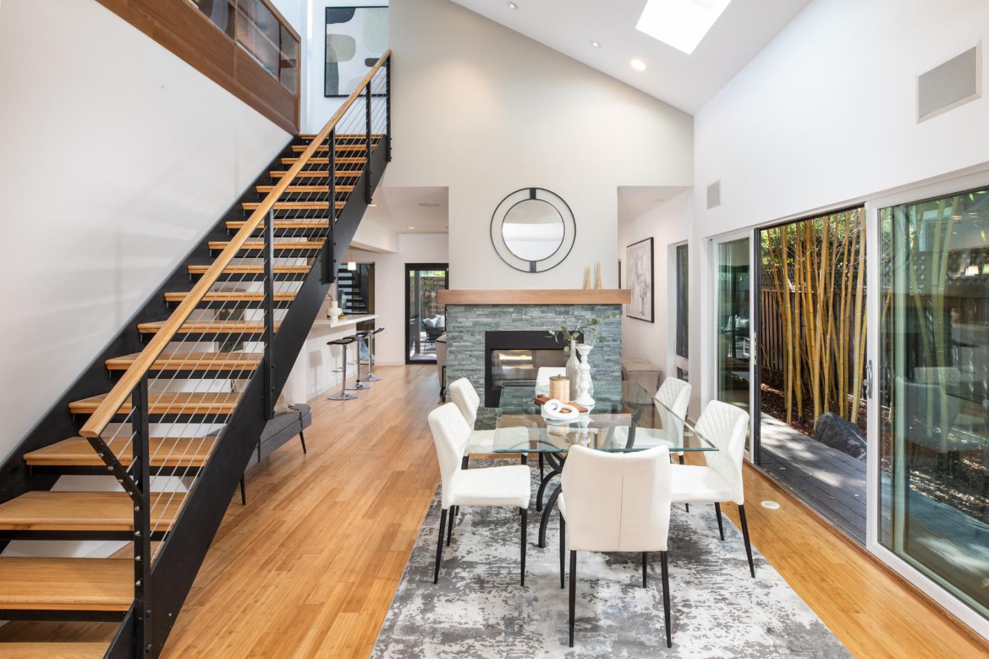 Detail Gallery Image 3 of 29 For 2161 Valparaiso Ave, Menlo Park,  CA 94025 - 4 Beds | 3/1 Baths