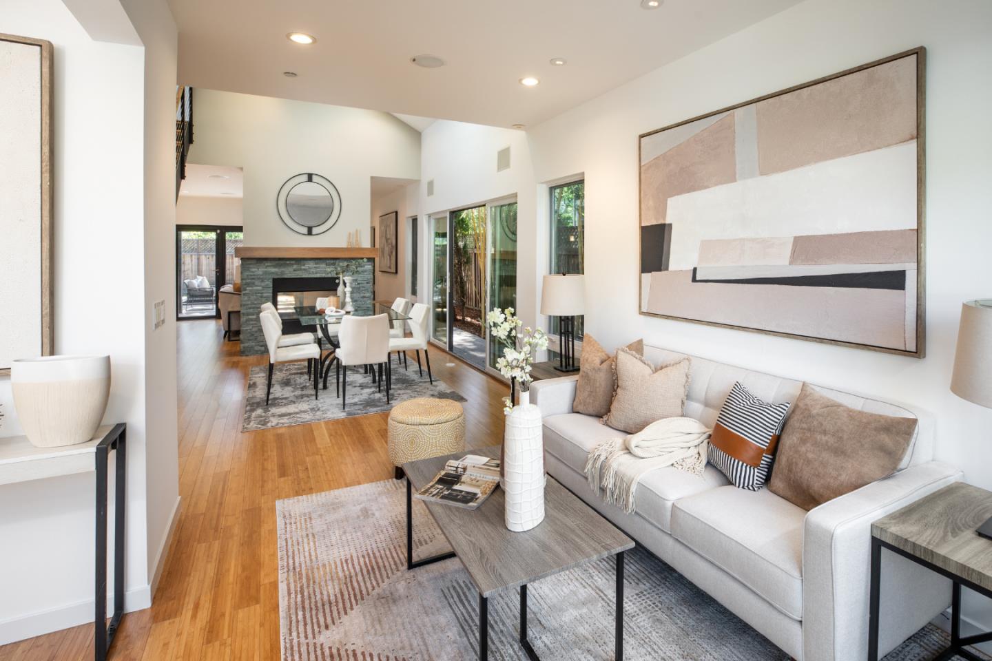 Detail Gallery Image 4 of 29 For 2161 Valparaiso Ave, Menlo Park,  CA 94025 - 4 Beds | 3/1 Baths