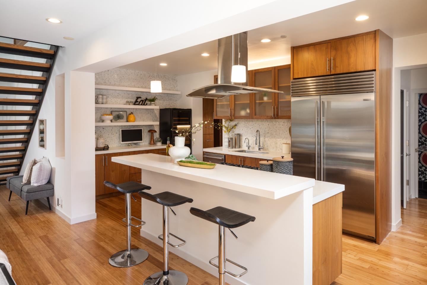 Detail Gallery Image 8 of 29 For 2161 Valparaiso Ave, Menlo Park,  CA 94025 - 4 Beds | 3/1 Baths